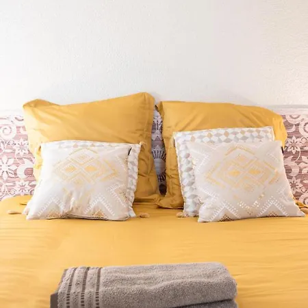 By Hardt * Μυλούζη