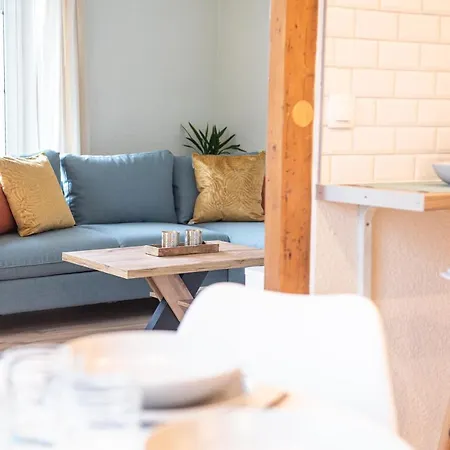 By Hardt * Μυλούζη