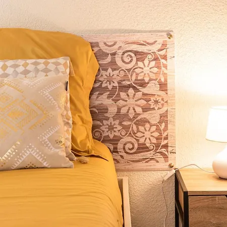 By Hardt Μυλούζη